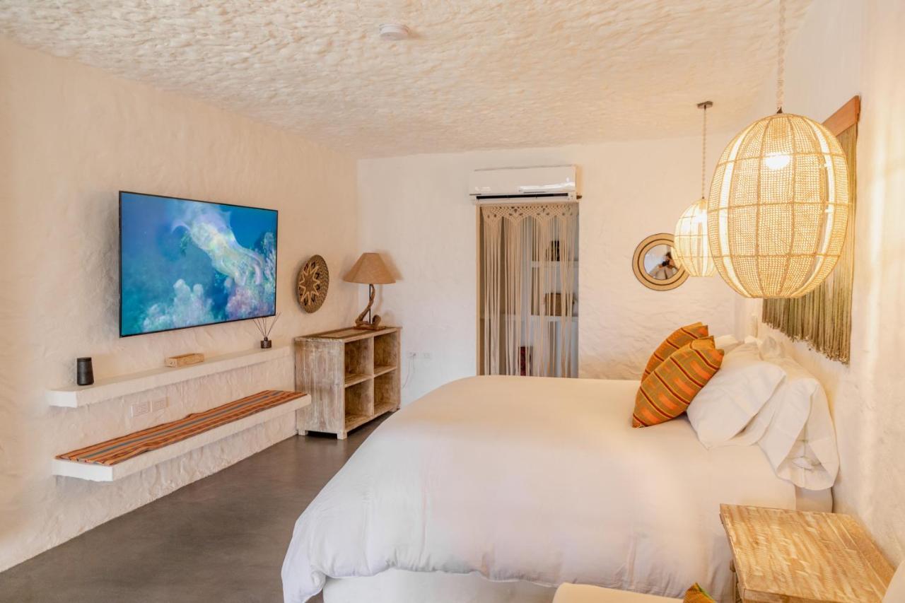 Bora Bora Beach Club & Hotel Isla Grande  Extérieur photo