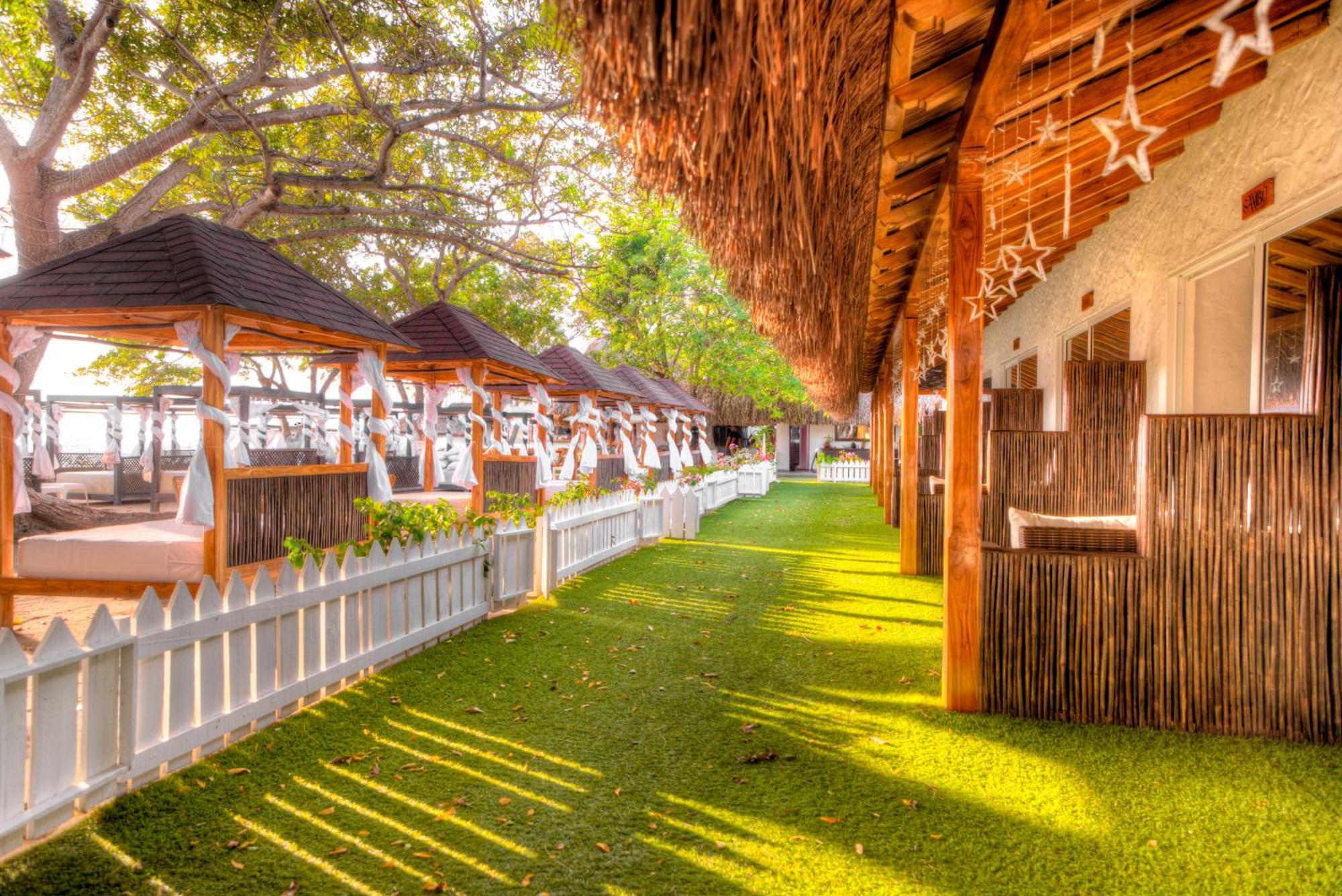 Bora Bora Beach Club & Hotel Isla Grande  Extérieur photo