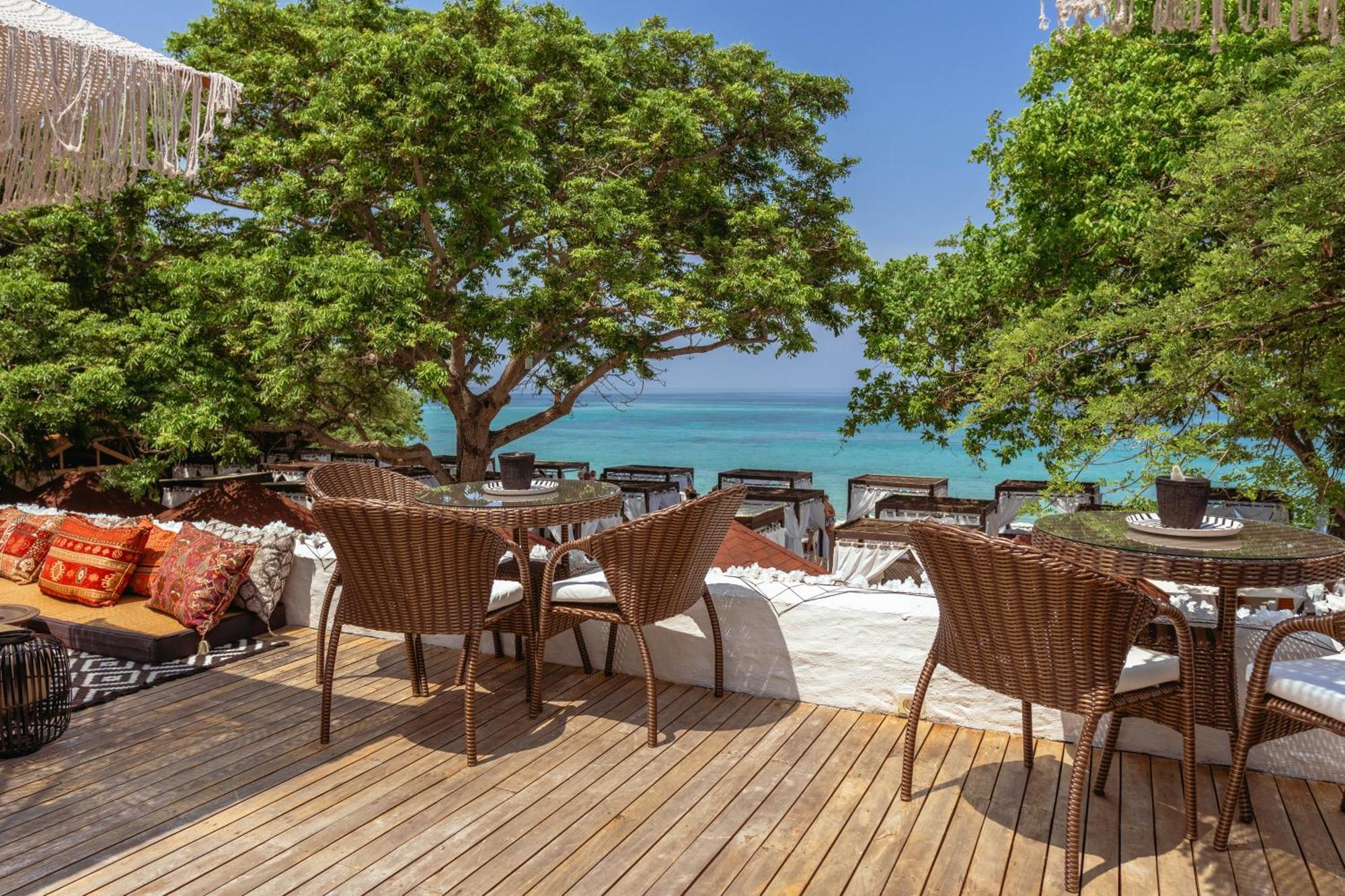 Bora Bora Beach Club & Hotel Isla Grande  Extérieur photo