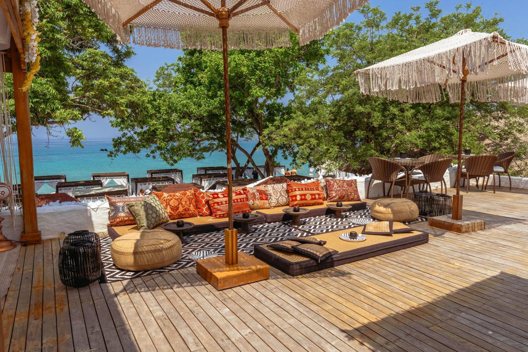 Bora Bora Beach Club & Hotel Isla Grande  Extérieur photo