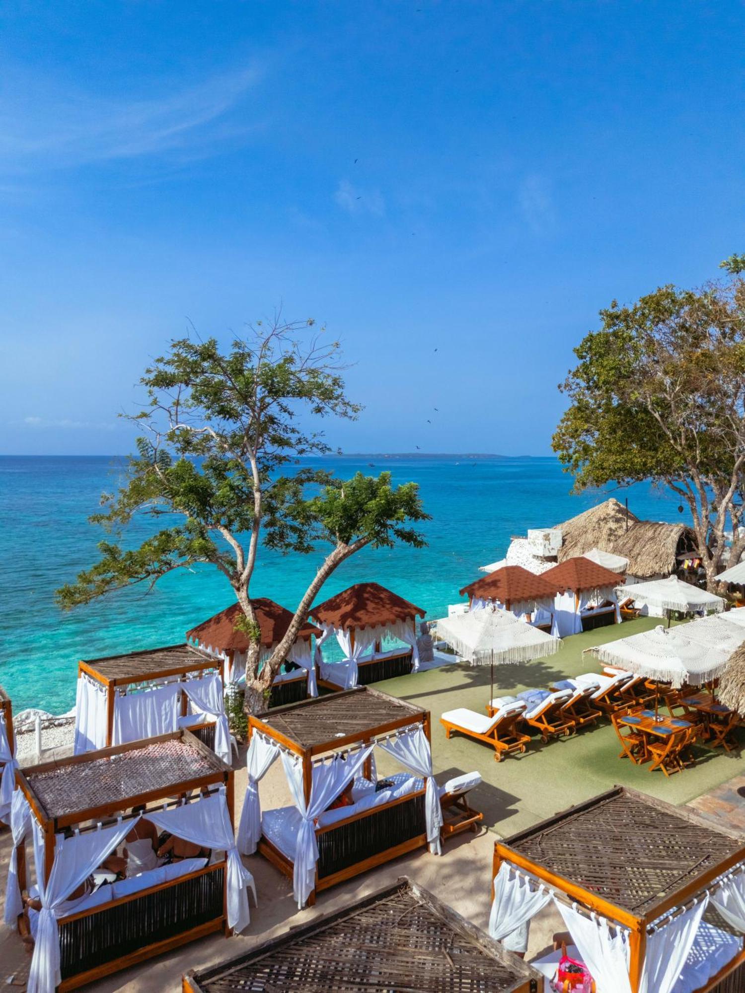 Bora Bora Beach Club & Hotel Isla Grande  Extérieur photo